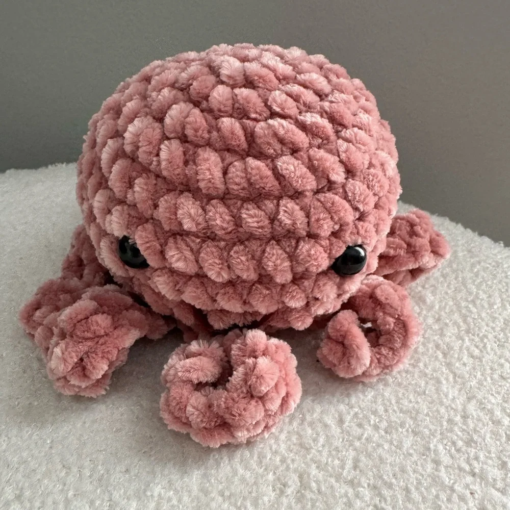 Hand crocheted octopus 🐙 - Picture 2 of 4